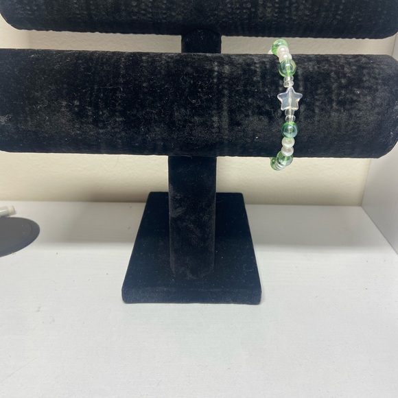 Handmade Green Glass Bead Bracelet with Clear Star Charm. - Picture 2 of 2